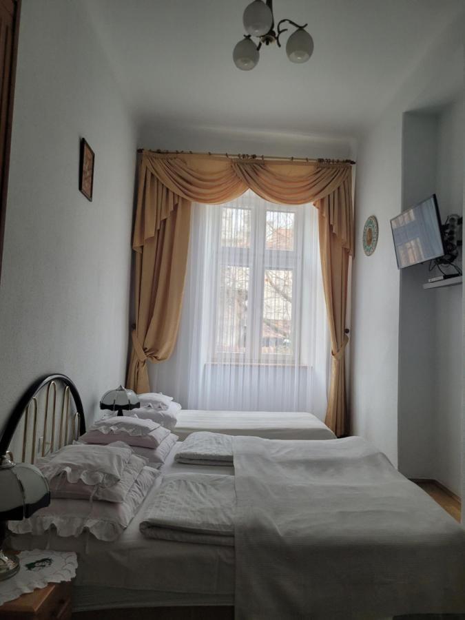 Pokoje Goscinne Victoria Krakow Exterior photo